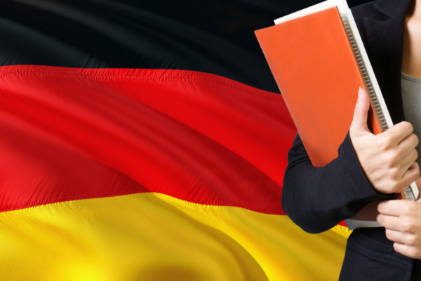 آموزش زبان آلمانی آنلاین با کیفیت در آموزشگاه حریری پیشنهاد می شود.