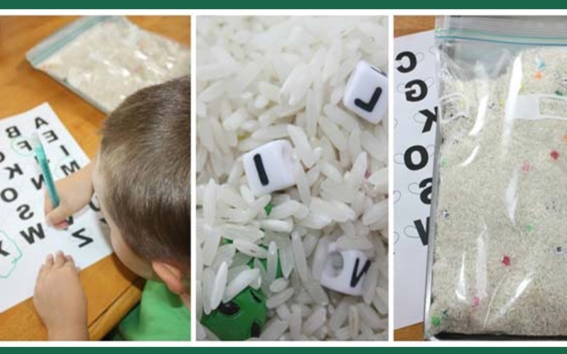 عکسی شامل یک کیف برنج و حروف الفبای انگلیسی داخلش برای آموزش بهتر کودکان